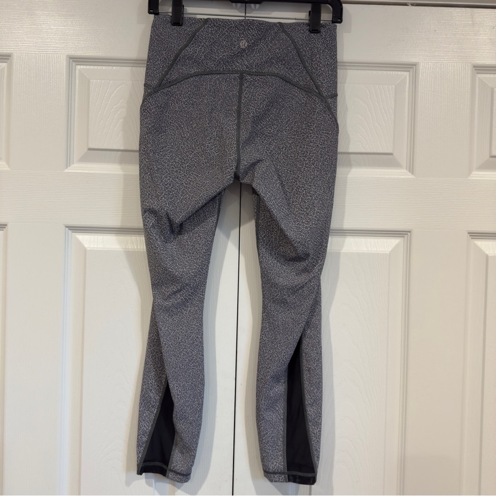 Lululemon Leggings Women Size 8 Gray Train Times Mesh Pants Active Performance - Picture 8 of 14